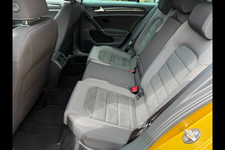 Volkswagen Golf 1.5 TSI R-Line | LED | ACC | Virtual | CAM