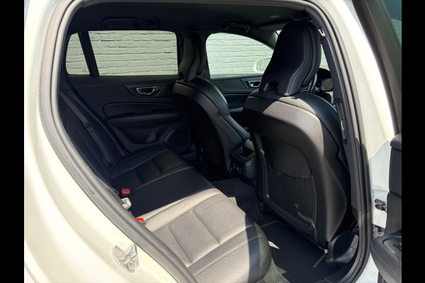 Volvo V60 2.0 T5 251PK Aut. Leder Wegkl.Trekhaak Navi Ecc Adap.Cruise Contourstoelen Apple CarPlay Android Auto Bordherk. High Performance Elek.Stoelen+Memory Elek.Achterklep Privacy Glas Lmv 18" Regensensor 1.800KG Trekgewicht Origineel Nederlandse Auto