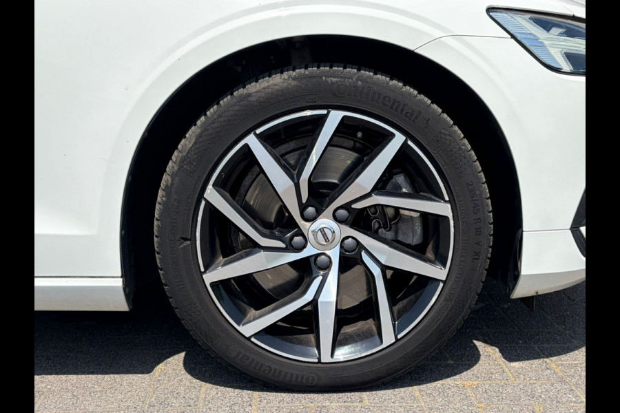 Volvo V60 2.0 T5 251PK Aut. Leder Wegkl.Trekhaak Navi Ecc Adap.Cruise Contourstoelen Apple CarPlay Android Auto Bordherk. High Performance Elek.Stoelen+Memory Elek.Achterklep Privacy Glas Lmv 18" Regensensor 1.800KG Trekgewicht Origineel Nederlandse Auto