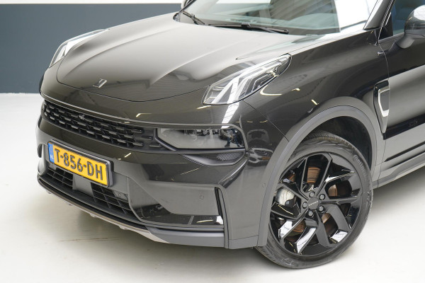 Lynk & Co 01 1.5 | Zwart optiek | 360 camera | Panoramadak | Navigatie | Memory | Apple CarPlay