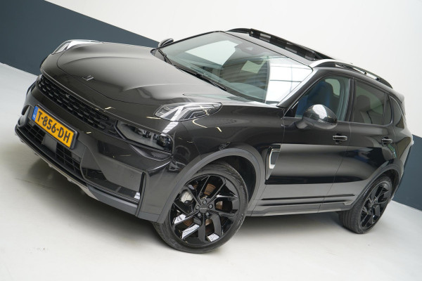 Lynk & Co 01 1.5 | Zwart optiek | 360 camera | Panoramadak | Navigatie | Memory | Apple CarPlay