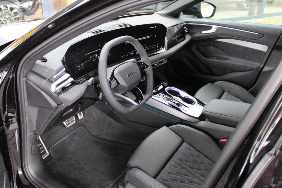 Audi A6 Avant 2.0 e-Hybrid Quattro S-Line | Spoilerpakket | Achteras besturing | Alcantara/Leder | Zwenkbare Trekhaak | 360 | Nieuw