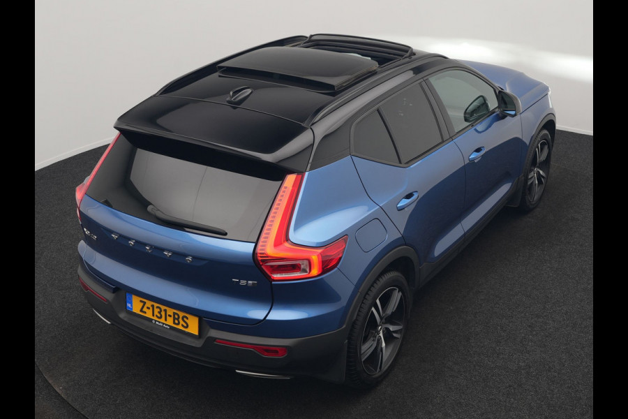 Volvo XC40 T5 Twin Engine R-Design PHEV 262pk | Trekhaak Af Fabriek | Panodak | Adaptive Cruise | 360 Camera | Harman / Kardon | Alcantara Sportstoelen Memory & Verwarmd | Apple Carplay | Stuur Verwarmd | Keyless | Blis | 19"L.M | Plug In Hybrid |