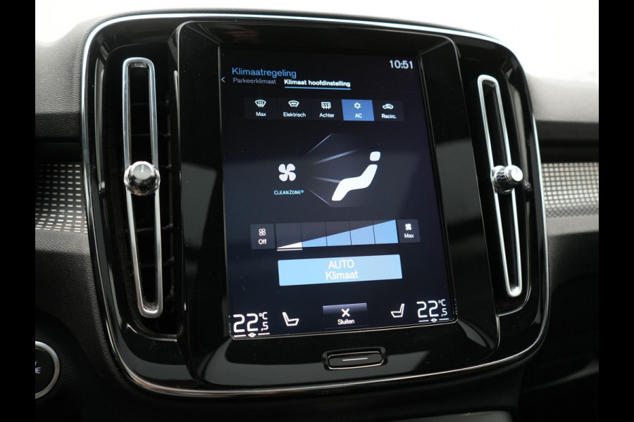Volvo XC40 T5 Twin Engine R-Design PHEV 262pk | Trekhaak Af Fabriek | Panodak | Adaptive Cruise | 360 Camera | Harman / Kardon | Alcantara Sportstoelen Memory & Verwarmd | Apple Carplay | Stuur Verwarmd | Keyless | Blis | 19"L.M | Plug In Hybrid |