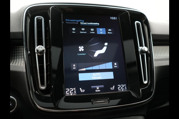 Volvo XC40 T5 Twin Engine R-Design PHEV 262pk | Trekhaak Af Fabriek | Panodak | Adaptive Cruise | 360 Camera | Harman / Kardon | Alcantara Sportstoelen Memory & Verwarmd | Apple Carplay | Stuur Verwarmd | Keyless | Blis | 19"L.M | Plug In Hybrid |