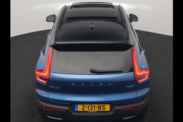 Volvo XC40 T5 Twin Engine R-Design PHEV 262pk | Trekhaak Af Fabriek | Panodak | Adaptive Cruise | 360 Camera | Harman / Kardon | Alcantara Sportstoelen Memory & Verwarmd | Apple Carplay | Stuur Verwarmd | Keyless | Blis | 19"L.M | Plug In Hybrid |