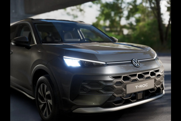Volkswagen T-Roc Limited Edition 1.5 eTSI 85 kW / 116 PK SUV 7 vers / Getinte ramen / Carplay / 16 Inch