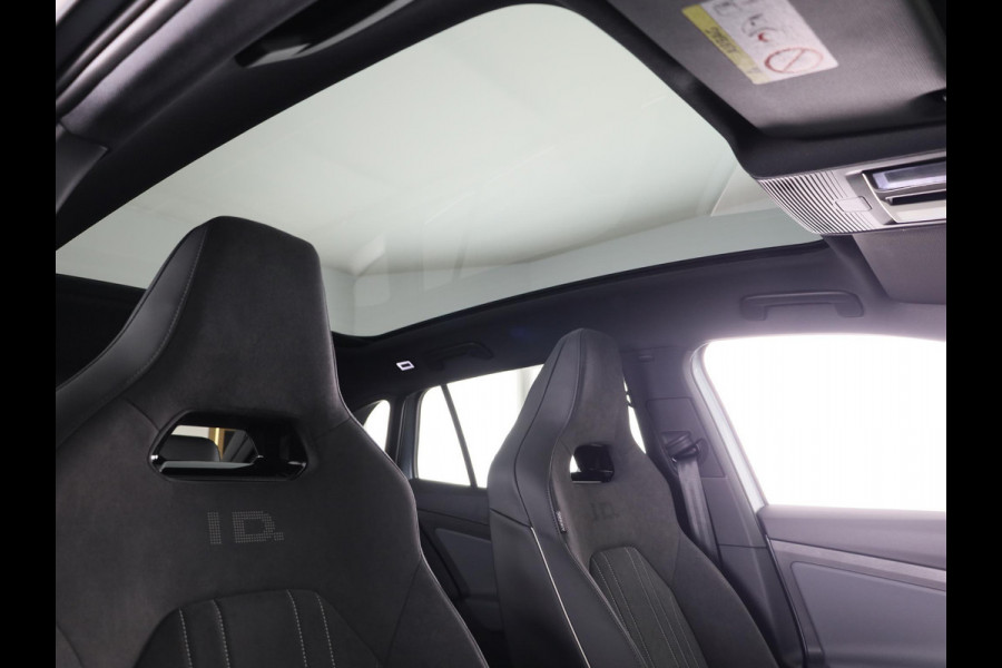 Volkswagen ID.4 Pro Limited Edition Plus 77 kWh accu 210 kW / 286 / Massage / Panoramadak / IQ-Light / CarPlay