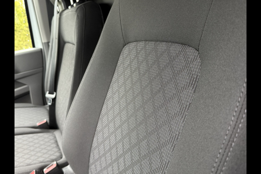 Volkswagen Transporter 2.0 TDI 150 PK STYLE / AUTOMAAT / L1H1 / BPM VRIJ! / ACHTERKLEP / ECC / CRUISE / 3 ZITS / LANE ASSIST / CAMERA