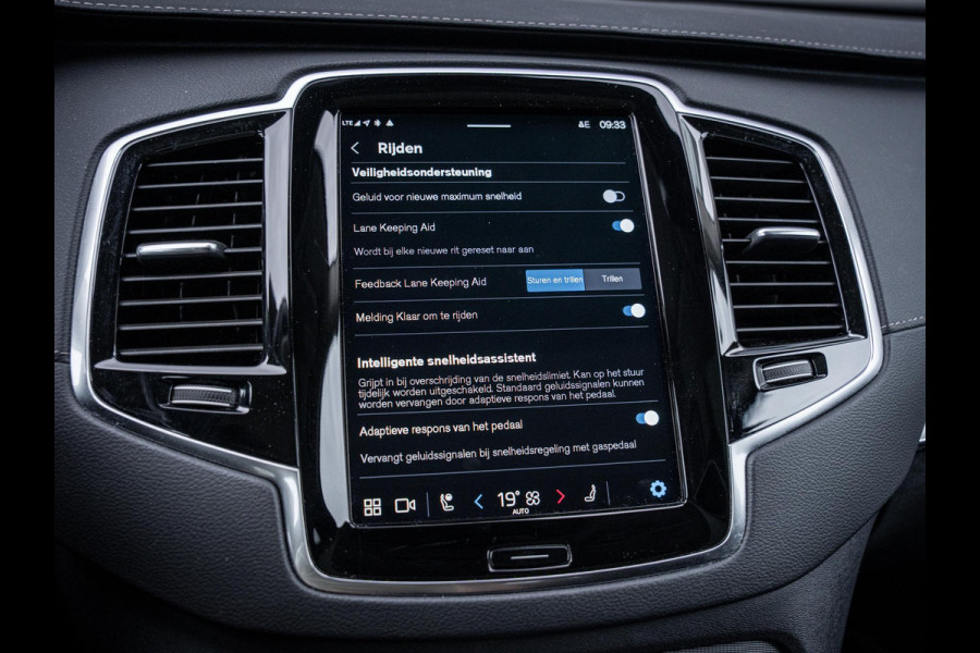Volvo XC90 2.0 T8 Recharge AWD Ultimate Bright - R-Design l Pano l Trekhaak l HUD l Memory