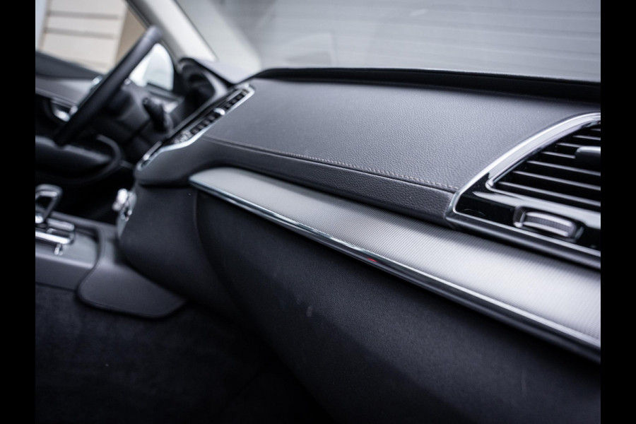 Volvo XC90 2.0 T8 Recharge AWD Ultimate Bright - R-Design l Pano l Trekhaak l HUD l Memory