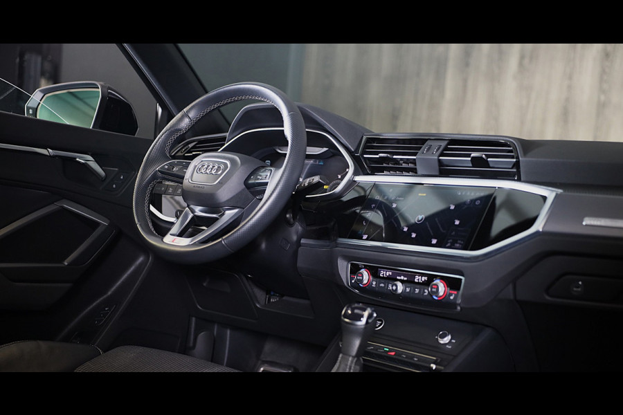 Audi Q3 Sportback 45 TFSI e RSQ3 Look / Memory / Camera / Acc / Lane Assist / Dode Hoek / S Line Zetels / Pano / Matrix / 21 In