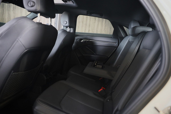 Audi Q3 Sportback 45 TFSI e RSQ3 Look / Memory / Camera / Acc / Lane Assist / Dode Hoek / S Line Zetels / Pano / Matrix / 21 In