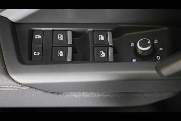 Audi Q3 Sportback 45 TFSI e RSQ3 Look / Memory / Camera / Acc / Lane Assist / Dode Hoek / S Line Zetels / Pano / Matrix / 21 In
