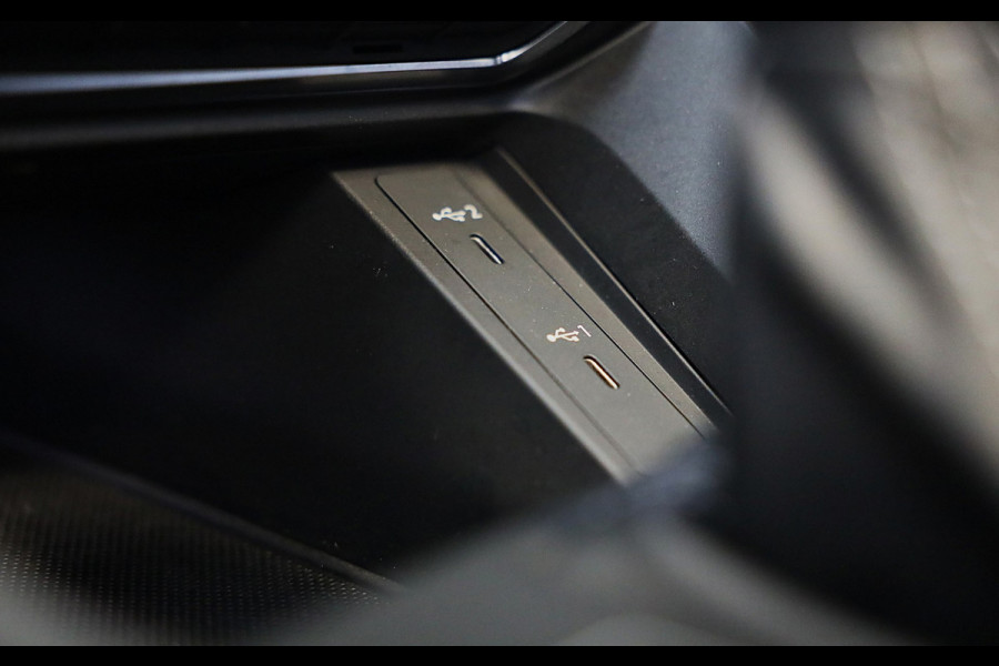 Audi Q3 Sportback 45 TFSI e RSQ3 Look / Memory / Camera / Acc / Lane Assist / Dode Hoek / S Line Zetels / Pano / Matrix / 21 In