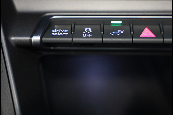 Audi Q3 Sportback 45 TFSI e RSQ3 Look / Memory / Camera / Acc / Lane Assist / Dode Hoek / S Line Zetels / Pano / Matrix / 21 In