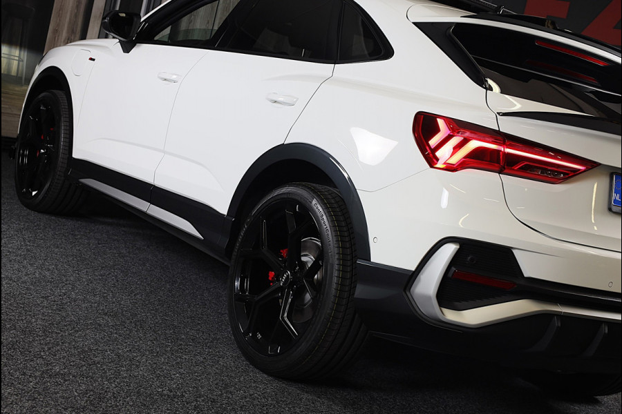 Audi Q3 Sportback 45 TFSI e RSQ3 Look / Memory / Camera / Acc / Lane Assist / Dode Hoek / S Line Zetels / Pano / Matrix / 21 In