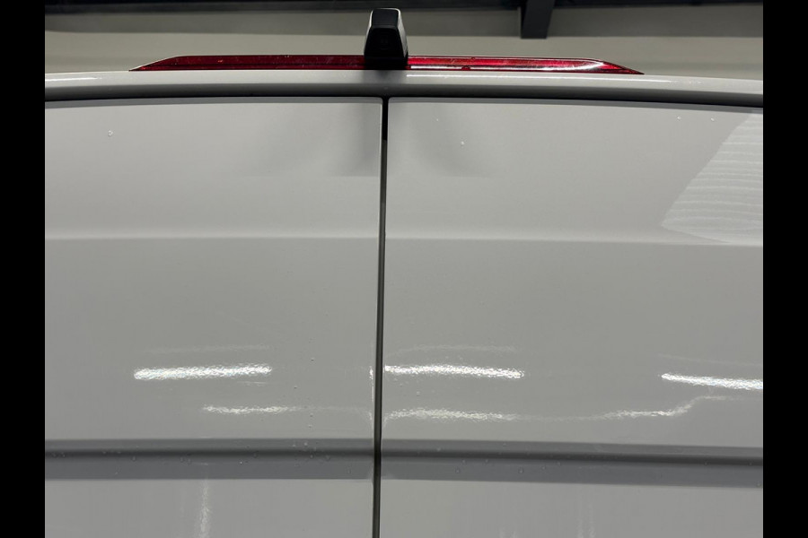 Volkswagen Crafter 35 2.0 TDI L4H3 Comfortline Automaat Carplay Cruise Control Stoelverwarming Standkachel 270 Graden Deuren Parkeersensoren