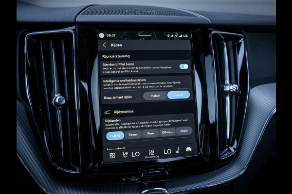 Volvo XC60 2.0 T6 Plug-in hybrid AWD Ultimate Dark Pano l Memory l 360cam