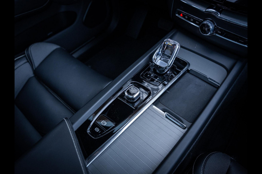Volvo XC60 2.0 T6 Plug-in hybrid AWD Ultimate Dark Pano l Memory l 360cam