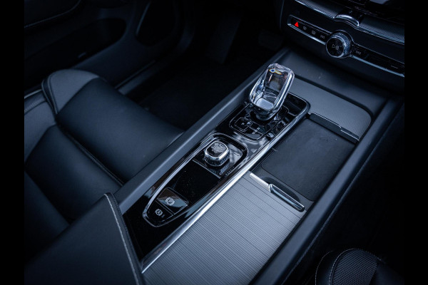 Volvo XC60 2.0 T6 Plug-in hybrid AWD Ultimate Dark Pano l Memory l 360cam