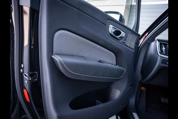 Volvo XC60 2.0 T6 Plug-in hybrid AWD Ultimate Dark Pano l Memory l 360cam