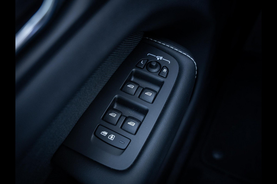 Volvo XC60 2.0 T6 Plug-in hybrid AWD Ultimate Dark Pano l Memory l 360cam
