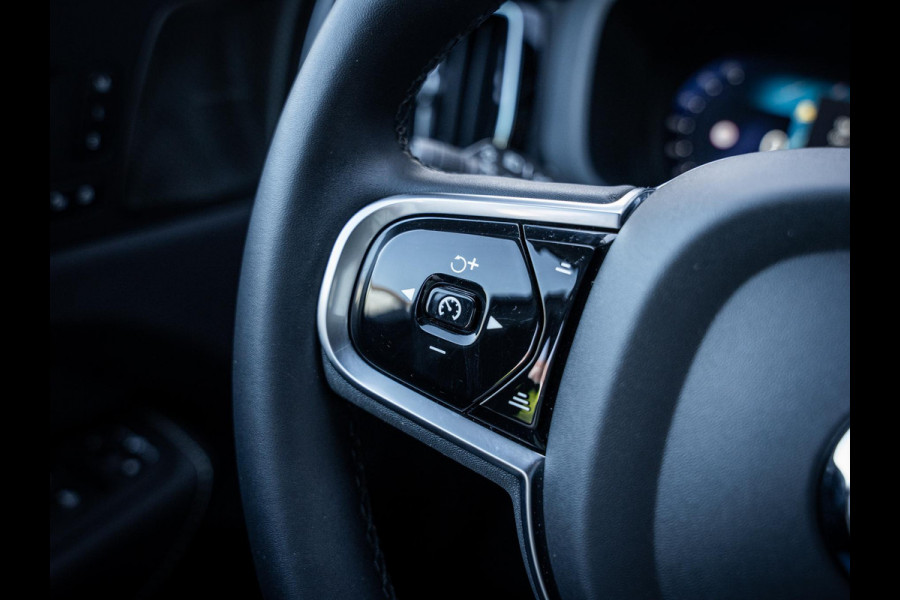 Volvo XC60 2.0 T6 Plug-in hybrid AWD Ultimate Dark Pano l Memory l 360cam
