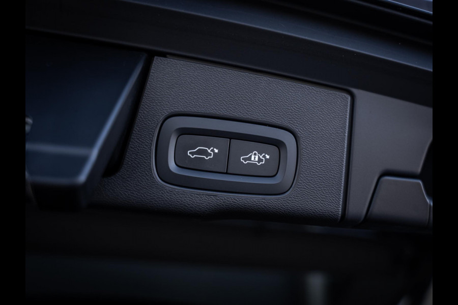 Volvo XC60 2.0 T6 Plug-in hybrid AWD Ultimate Dark Pano l Memory l 360cam