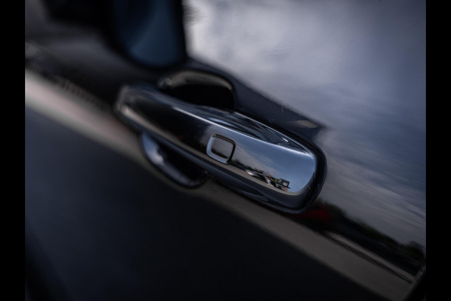 Volvo XC60 2.0 T6 Plug-in hybrid AWD Ultimate Dark Pano l Memory l 360cam