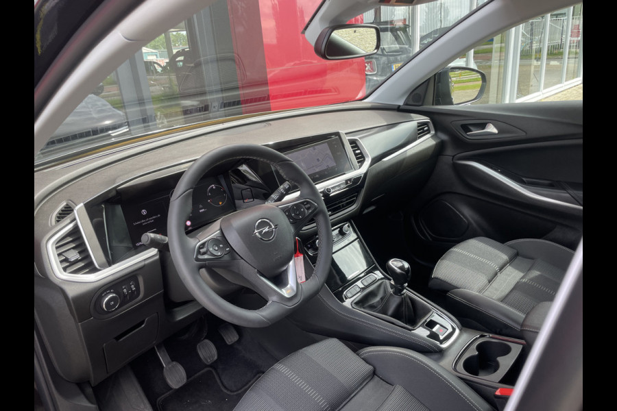 Opel Grandland 1.2 Turbo | 18" Velgen | Camera | Stoel/Stuurwiel verwarming | regensensor | Navigatie