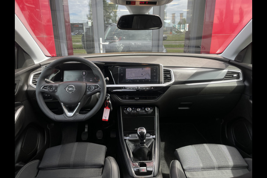 Opel Grandland 1.2 Turbo | 18" Velgen | Camera | Stoel/Stuurwiel verwarming | regensensor | Navigatie