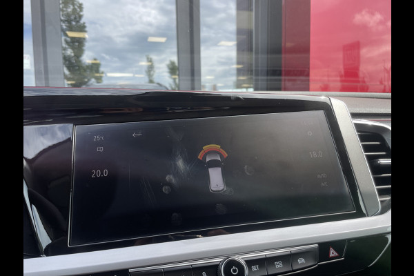 Opel Grandland 1.2 Turbo | 18" Velgen | Camera | Stoel/Stuurwiel verwarming | regensensor | Navigatie