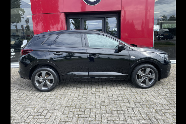 Opel Grandland 1.2 Turbo | 18" Velgen | Camera | Stoel/Stuurwiel verwarming | regensensor | Navigatie