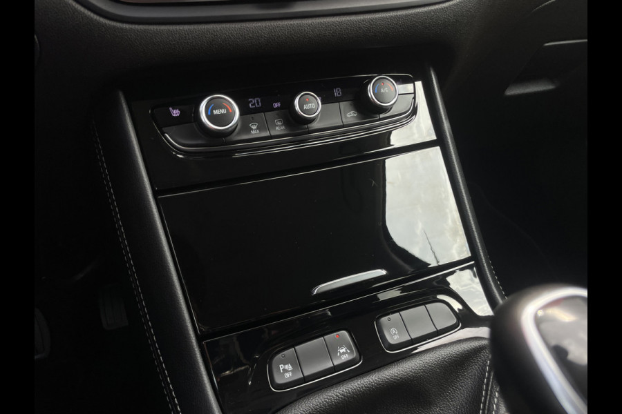 Opel Grandland 1.2 Turbo | 18" Velgen | Camera | Stoel/Stuurwiel verwarming | regensensor | Navigatie