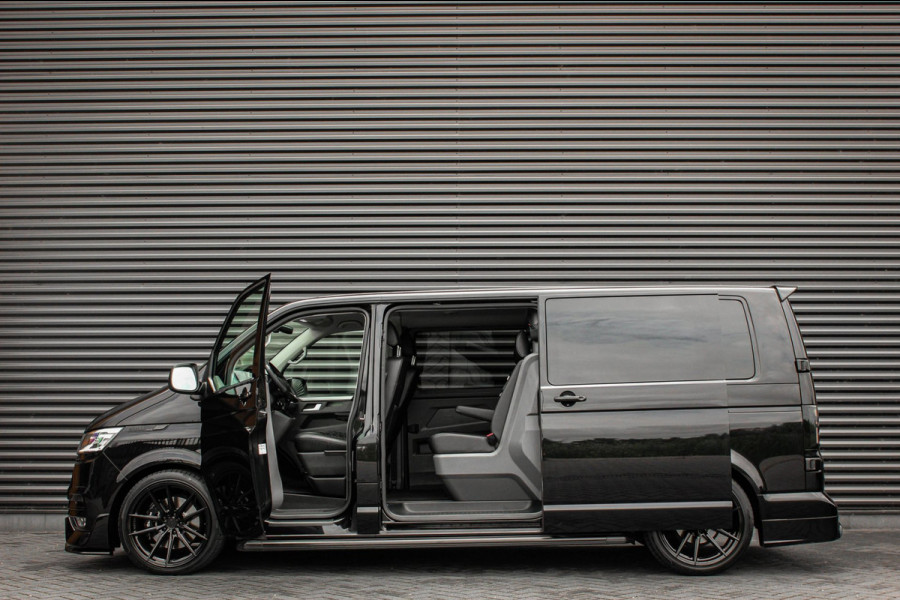 Volkswagen Transporter 2.0 TDI L2H1 150PK BULLI DC DUBBEL CABINE / LEIGHTONVANS BODYKIT / FULL OPTIONS / LEDER / FULL BLACK /APPLE