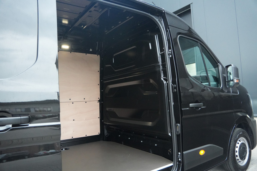 Renault Master E-Tech T35 L3H2 Advance long range 87 kWh 143pk - Trekhaak - Camera - Cruise - LED - Carplay/Android - Rijklaar
