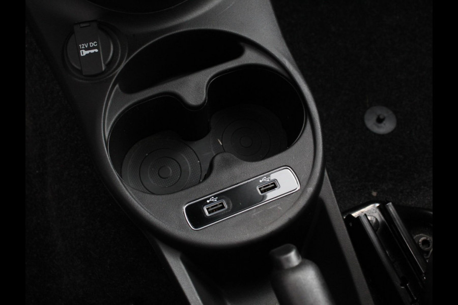 Fiat 500 1.0 Hybrid Vita Comfort Climate Control Dab Digitale Cockpit Parkeer sensoren Radio