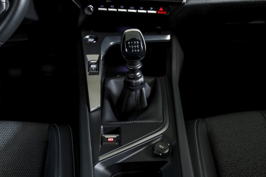 Peugeot 308 1.2 PureTech 130 PK Allure Pack Business | Dig.Cockpit | Adapt.Cruise | Stoelverwarming | 360 camera | NAV+App.Connect | Auto.Airco | LM 17" |