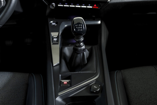 Peugeot 308 1.2 PureTech 130 PK Allure Pack Business | Dig.Cockpit | Adapt.Cruise | Stoelverwarming | 360 camera | NAV+App.Connect | Auto.Airco | LM 17" |