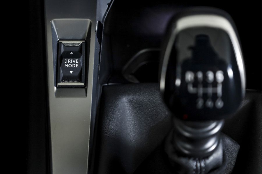 Peugeot 308 1.2 PureTech 130 PK Allure Pack Business | Dig.Cockpit | Adapt.Cruise | Stoelverwarming | 360 camera | NAV+App.Connect | Auto.Airco | LM 17" |