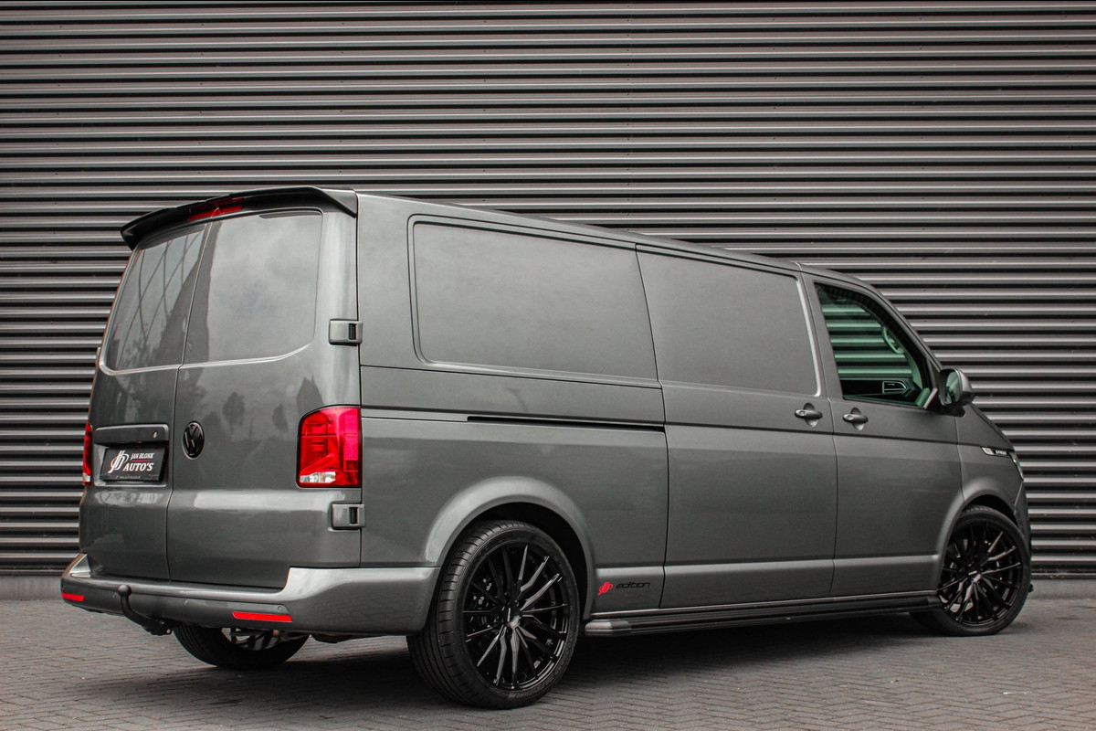Volkswagen Transporter 2.0 TDI L2H1 204PK JB-EDITION DSG / PDC / VERLAGINGSVEREN / LEDEREN BEKLEDING / FULL / APPLE CARPLAY /NAVI