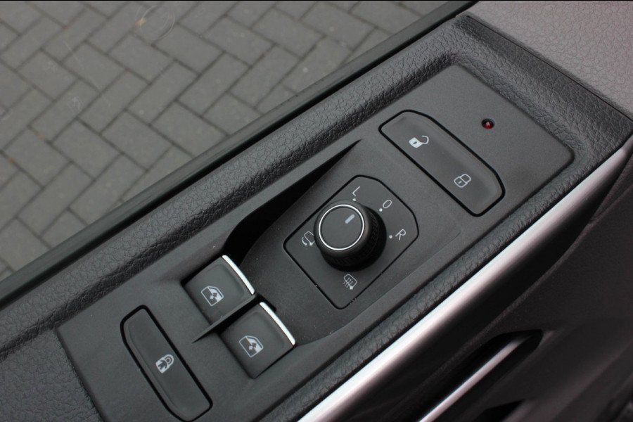 Volkswagen Transporter 2.0 TDI L2H1 204PK JB-EDITION DSG / PDC / VERLAGINGSVEREN / LEDEREN BEKLEDING / FULL / APPLE CARPLAY /NAVI
