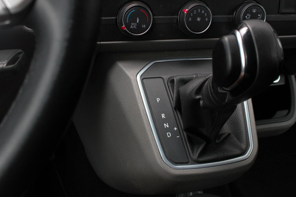 Volkswagen Transporter 2.0 TDI L2H1 204PK JB-EDITION DSG / PDC / VERLAGINGSVEREN / LEDEREN BEKLEDING / FULL / APPLE CARPLAY /NAVI
