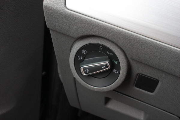 Volkswagen Transporter 2.0 TDI L2H1 204PK JB-EDITION DSG / PDC / VERLAGINGSVEREN / LEDEREN BEKLEDING / FULL / APPLE CARPLAY /NAVI