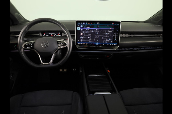 Volkswagen ID.7 Limited Edition Plus 77 kWh accu 210 kW / 286 PK V / Trekhaak / Massage / 360 graden / HUD