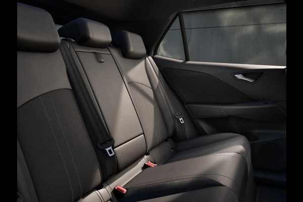 Volkswagen ID.3 Style 61 kWh accu 140 kW / 190 PK Hatchback Elektr Stoelverwarming | Keyless | Camera | ACC | All seasonbanden