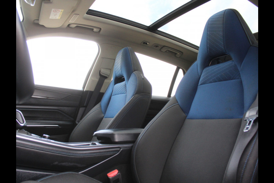 Lynk & Co 01 1.5 CLIMATE | CARPLAY | PANODAK | AFNTRHAAK | LED | DAB | 360CAMERA | NAVI | WIFI | ELEC-KLEP | LMV20 | STOELVERW