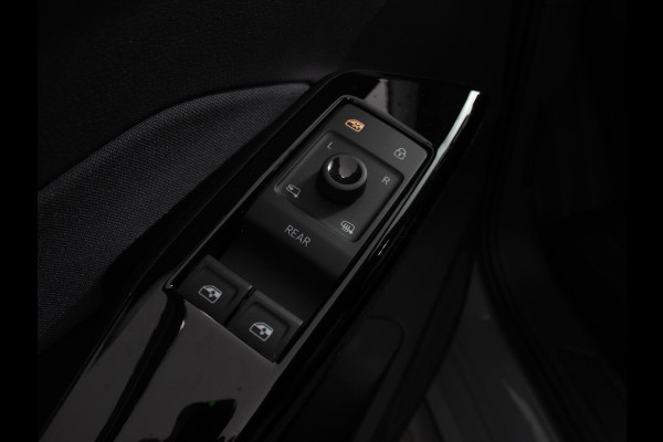 Volkswagen ID.3 Pro 58 kWh Navigatie Apple Carplay Android Auto Parkeersensoren Adaptive Cruise Control Full Led Stoel- en stuurverwarming Climate Control