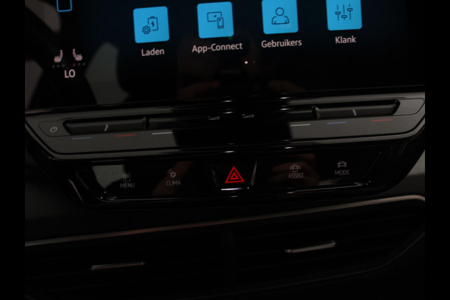 Volkswagen ID.3 Pro 58 kWh Navigatie Apple Carplay Android Auto Parkeersensoren Adaptive Cruise Control Full Led Stoel- en stuurverwarming Climate Control
